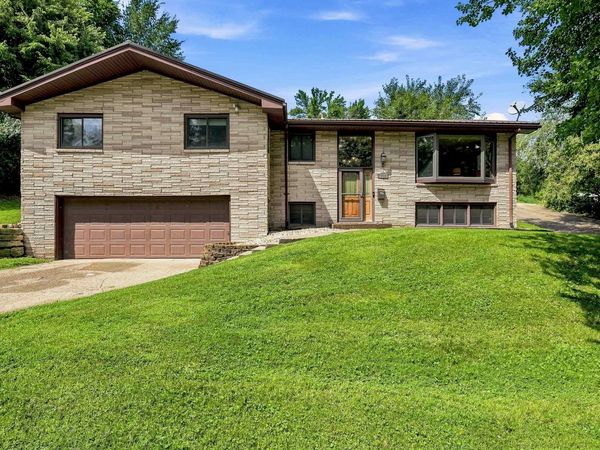 509 W 5th Street, Dubuque, IA 52001