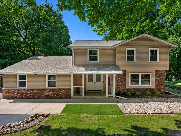 S9W31422 Irwin COURT, Wales, WI 53183