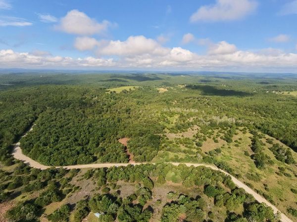 000 County Road 477 , Clarkridge, AR 72623