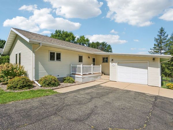 212 Nesheim Trail, Mount Horeb, WI 53572