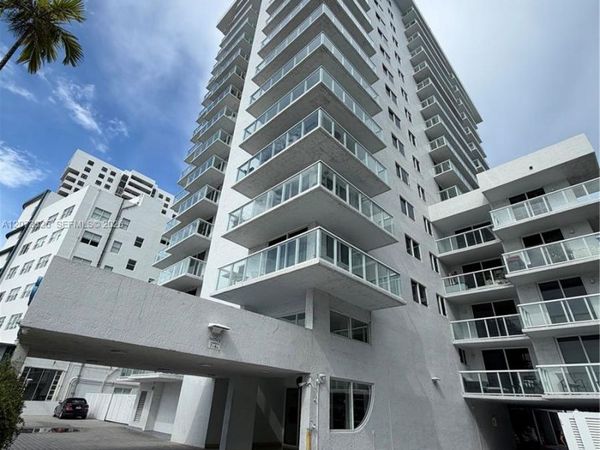 2457 Collins Ave , Unit 1405, Miami Beach, FL 33140