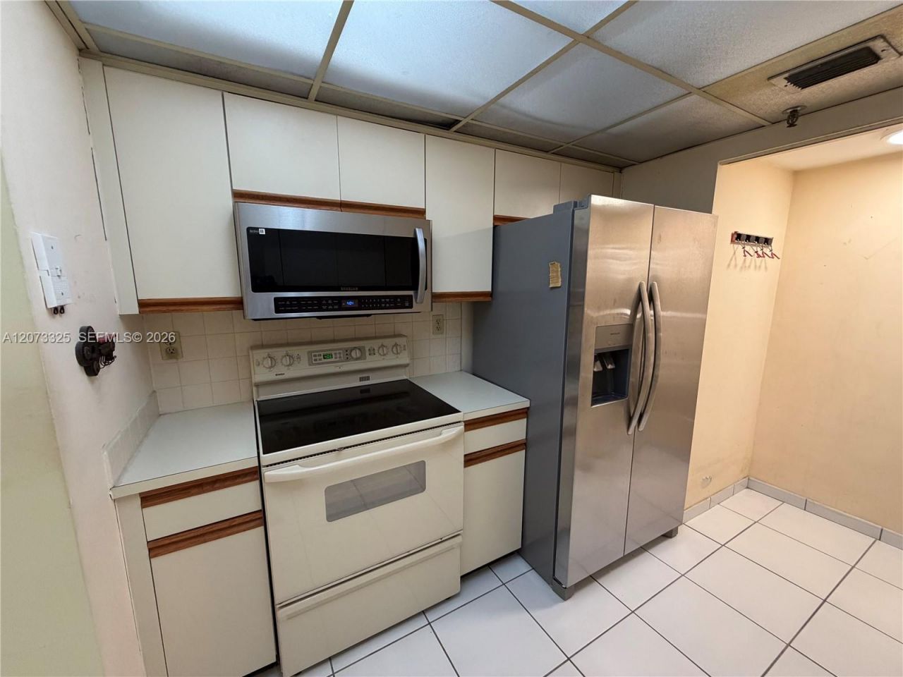 2457 Collins Ave , Unit 1405, Miami Beach, FL 33140 Photo