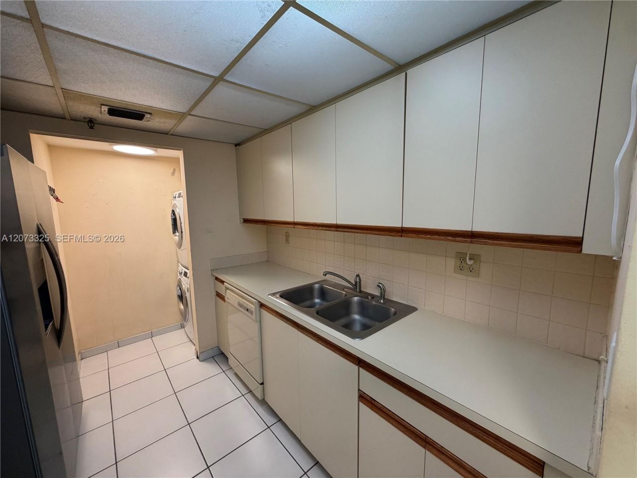 2457 Collins Ave , Unit 1405, Miami Beach, FL 33140 Photo