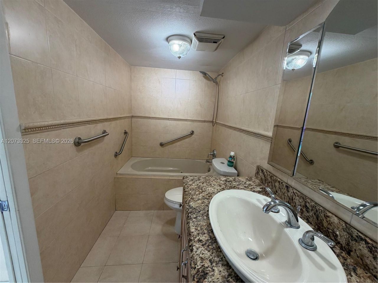2457 Collins Ave , Unit 1405, Miami Beach, FL 33140 Photo