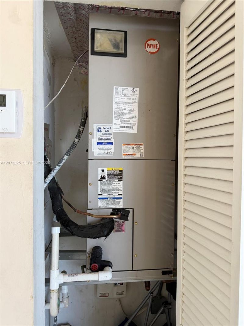 2457 Collins Ave , Unit 1405, Miami Beach, FL 33140 Photo