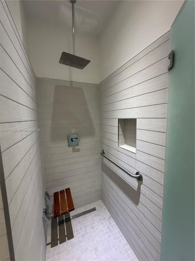 2457 Collins Ave , Unit 1405, Miami Beach, FL 33140 Photo