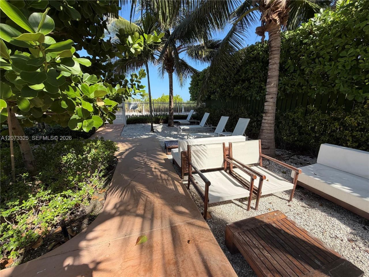2457 Collins Ave , Unit 1405, Miami Beach, FL 33140 Photo