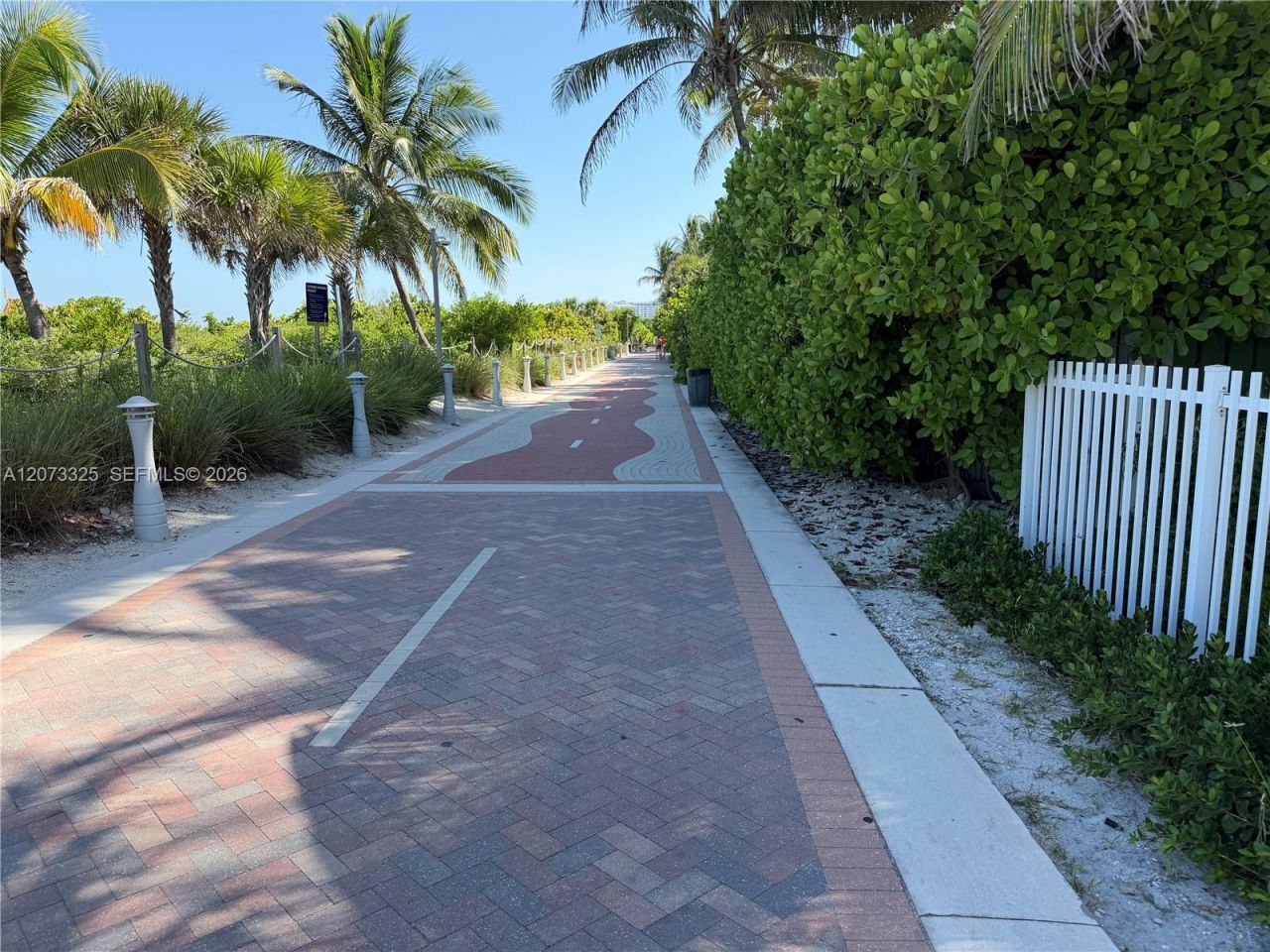 2457 Collins Ave , Unit 1405, Miami Beach, FL 33140 Photo