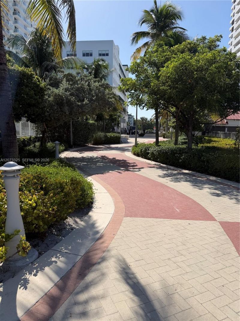 2457 Collins Ave , Unit 1405, Miami Beach, FL 33140 Photo