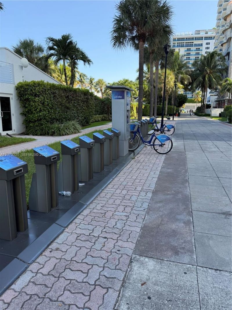 2457 Collins Ave , Unit 1405, Miami Beach, FL 33140 Photo