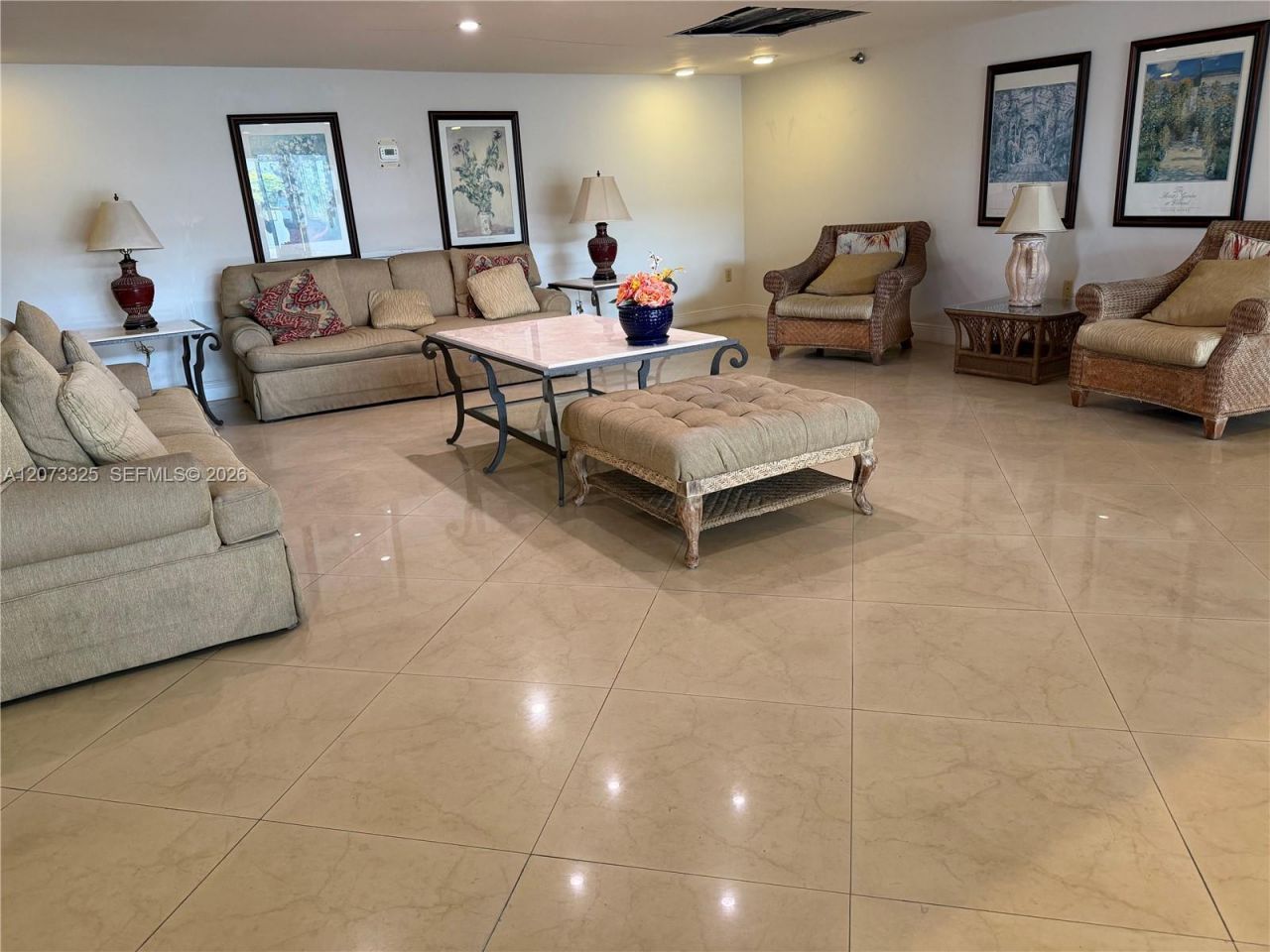 2457 Collins Ave , Unit 1405, Miami Beach, FL 33140 Photo