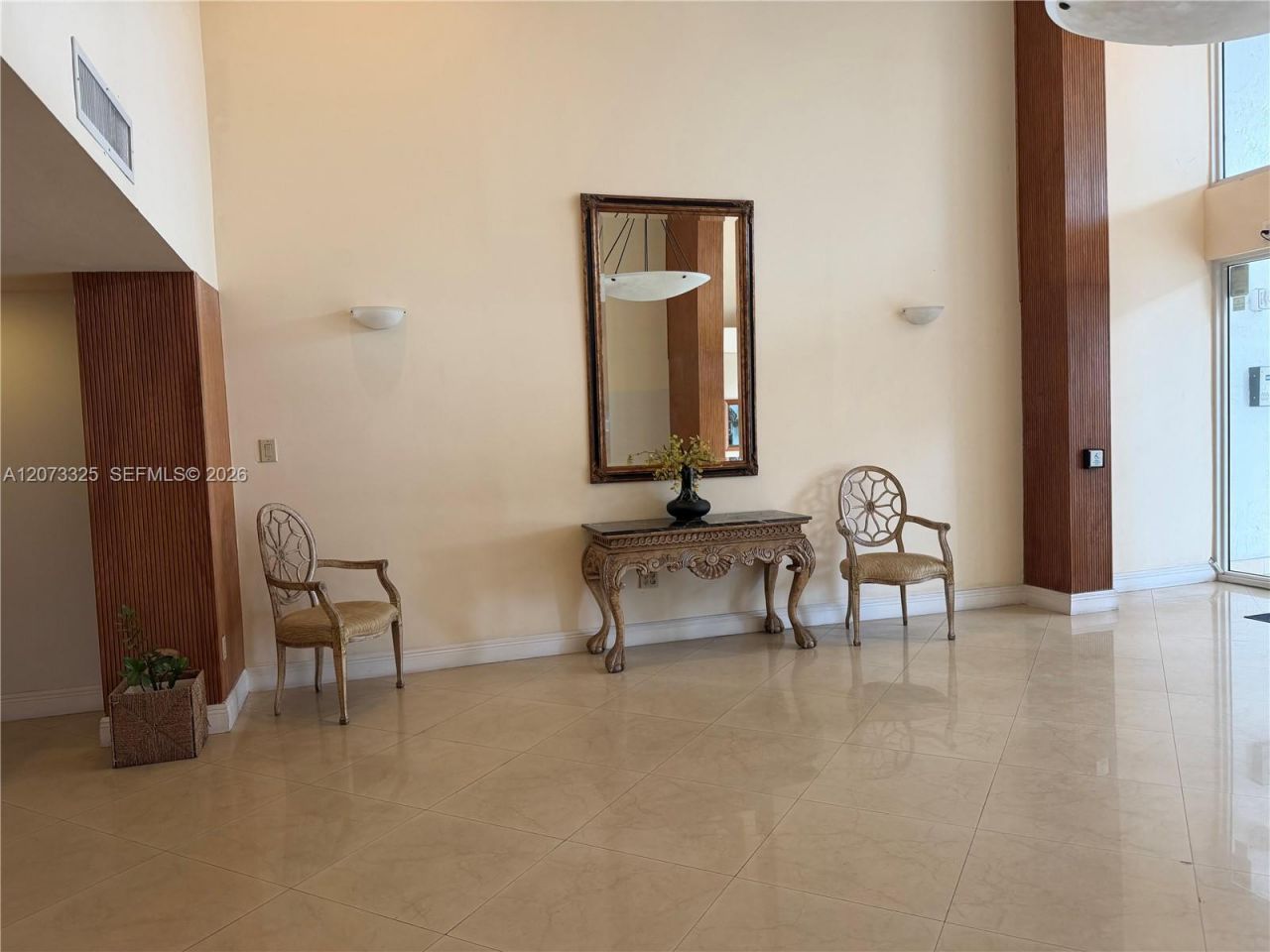 2457 Collins Ave , Unit 1405, Miami Beach, FL 33140 Photo