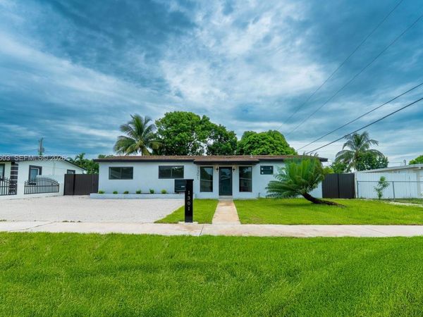 1301 NW 176th Ter , Miami Gardens, FL 33169