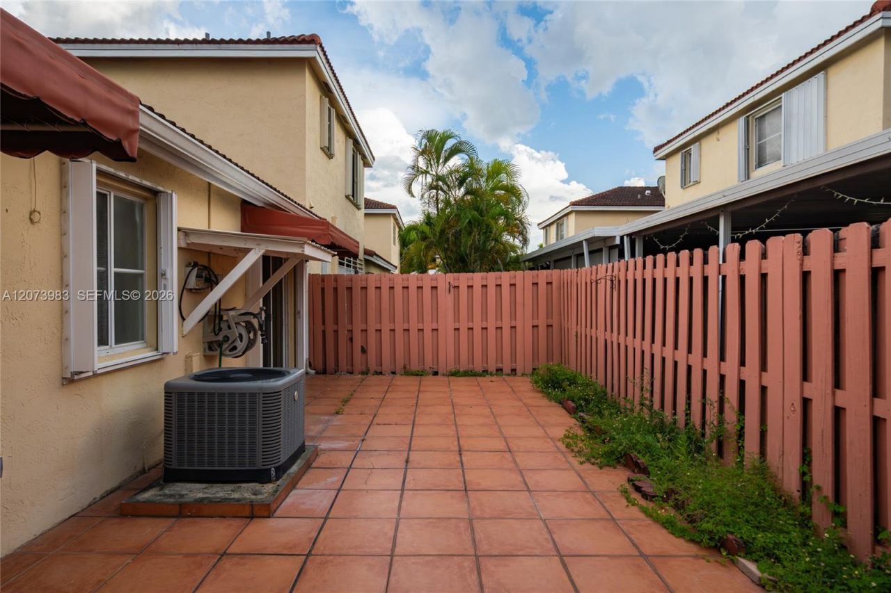 330 NW 114th Ave , Unit 7-105, Sweetwater, FL 33172 Photo