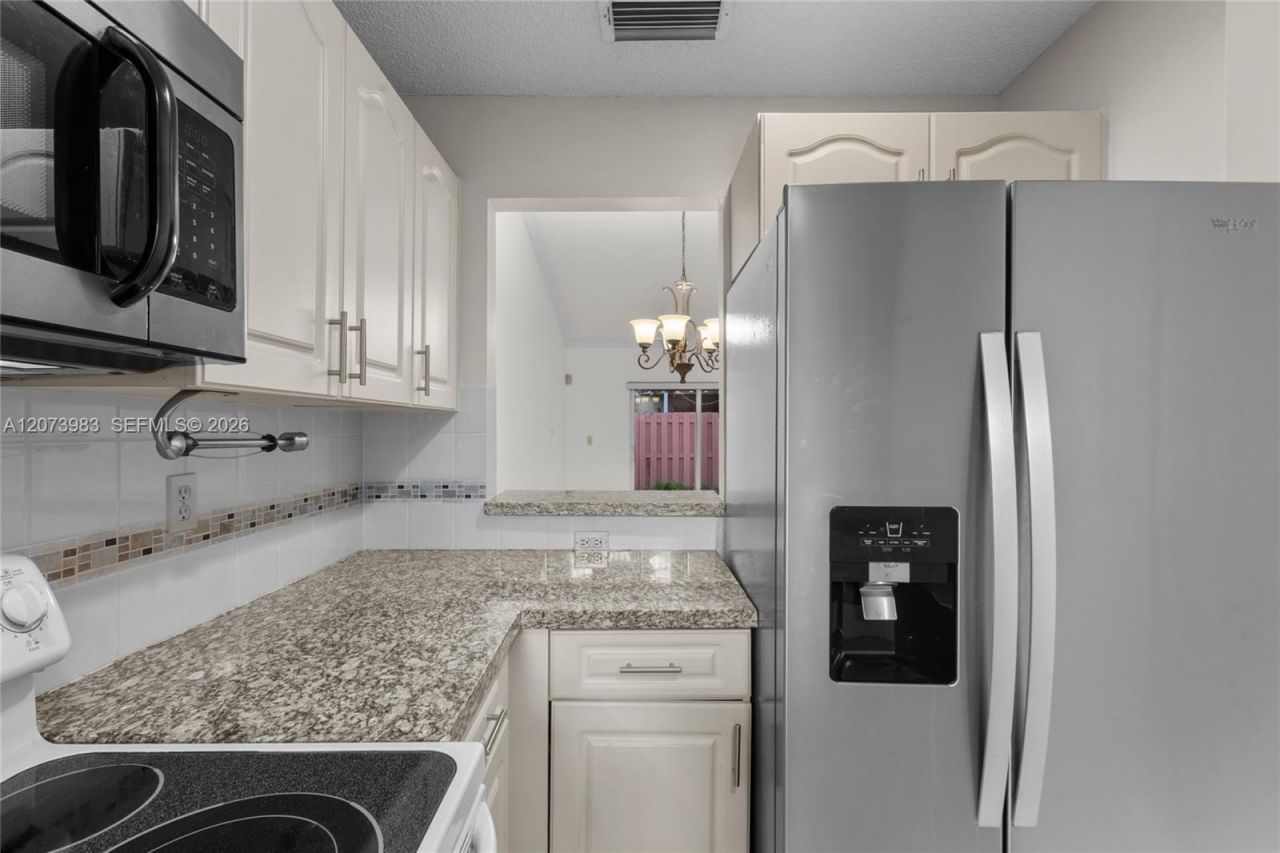 330 NW 114th Ave , Unit 7-105, Sweetwater, FL 33172 Photo