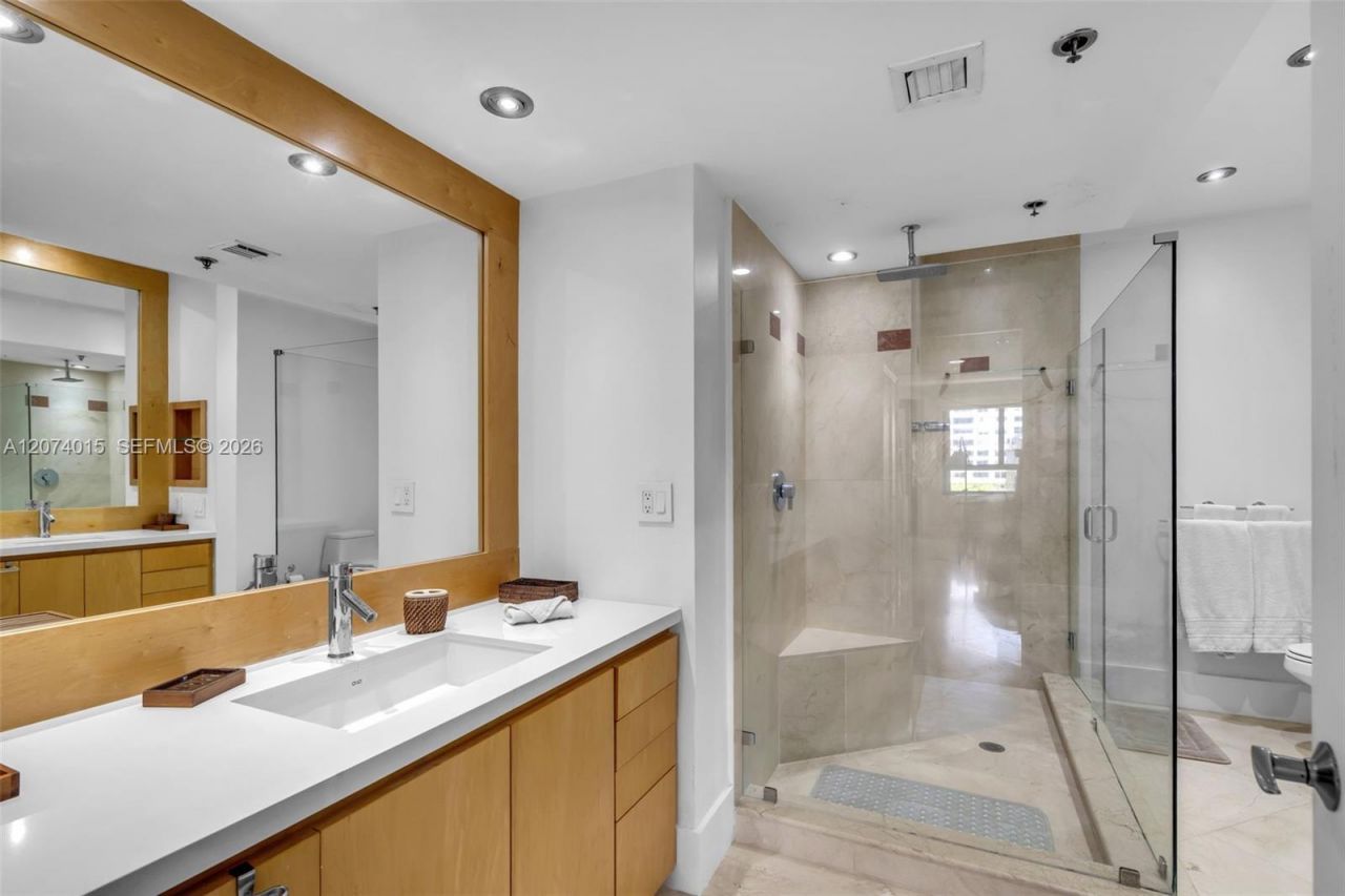 251 Crandon Blvd, Unit 431, Key Biscayne, FL 33149 Photo