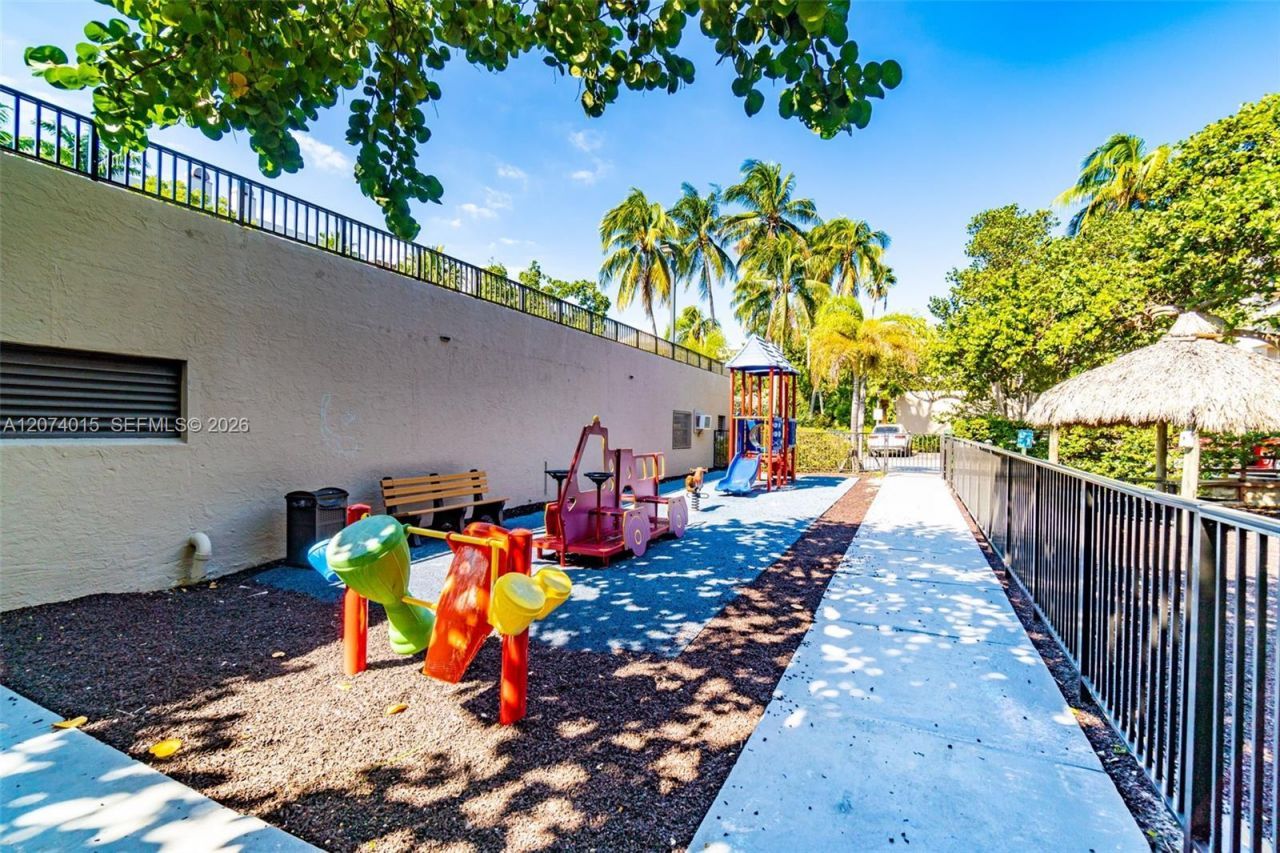 251 Crandon Blvd, Unit 431, Key Biscayne, FL 33149 Photo