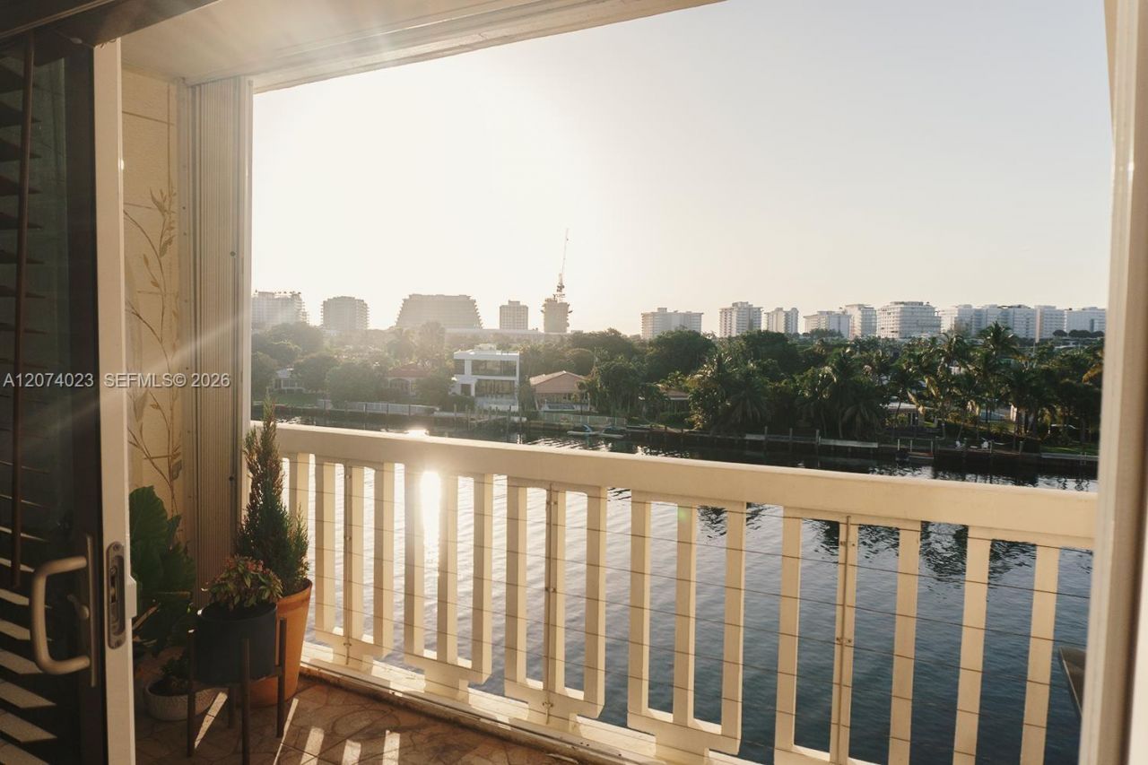 9111 E Bay Harbor Dr, Unit 5B, Bay Harbor Islands, FL 33154 Photo