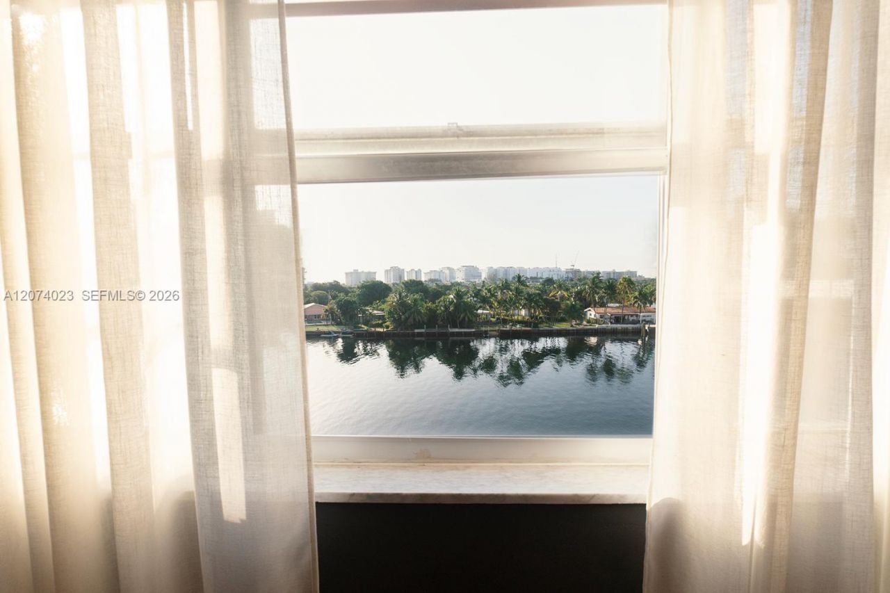 9111 E Bay Harbor Dr, Unit 5B, Bay Harbor Islands, FL 33154 Photo