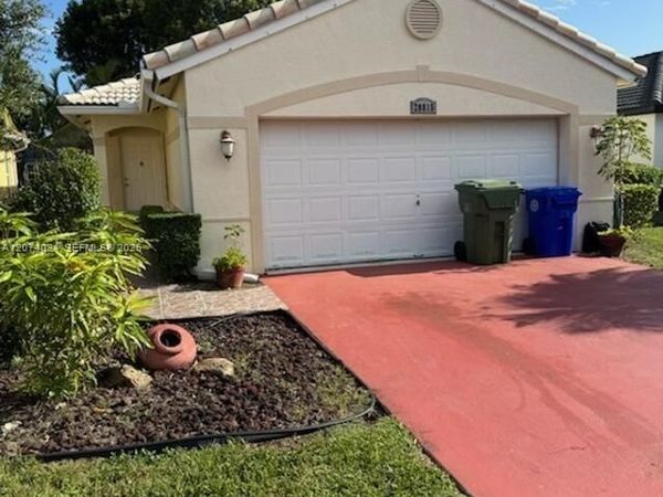 20815 NW 15th St , Pembroke Pines, FL 33029