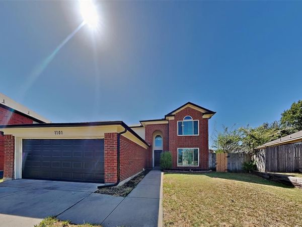 1101 Highland Station Drive, Saginaw, TX 76131
