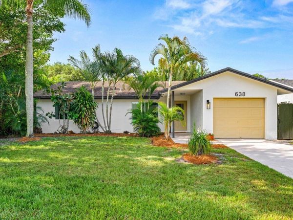 638 SW 4th Avenue, Boynton Beach, FL 33426