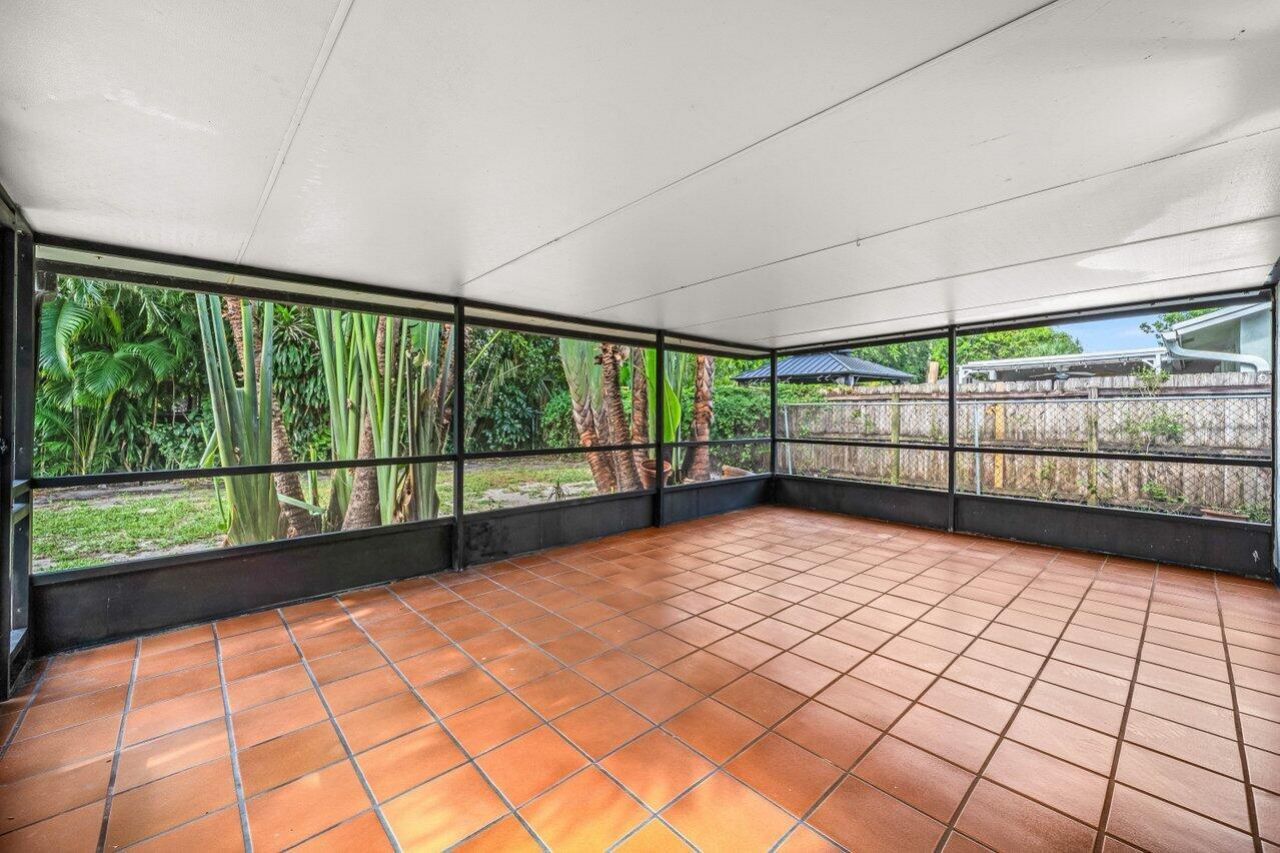 638 SW 4th Avenue, Boynton Beach, FL 33426 Photo