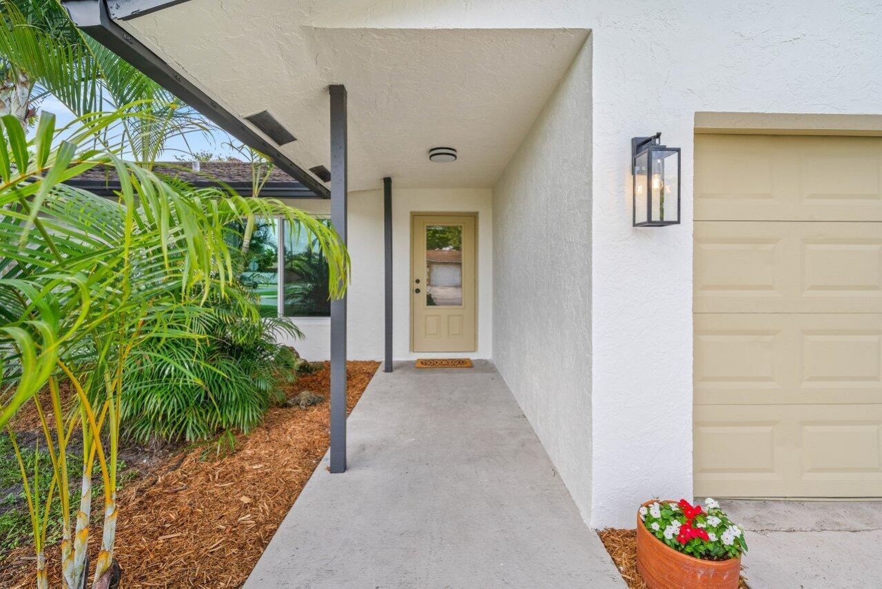 638 SW 4th Avenue, Boynton Beach, FL 33426 Photo