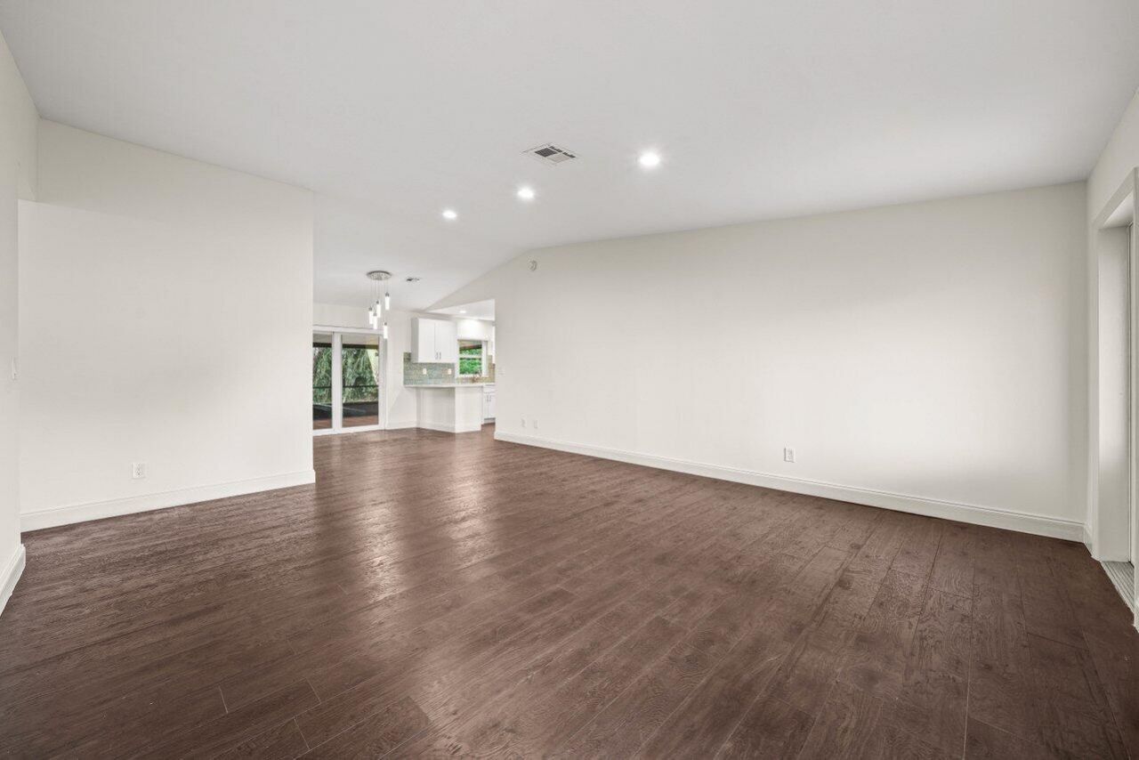 638 SW 4th Avenue, Boynton Beach, FL 33426 Photo