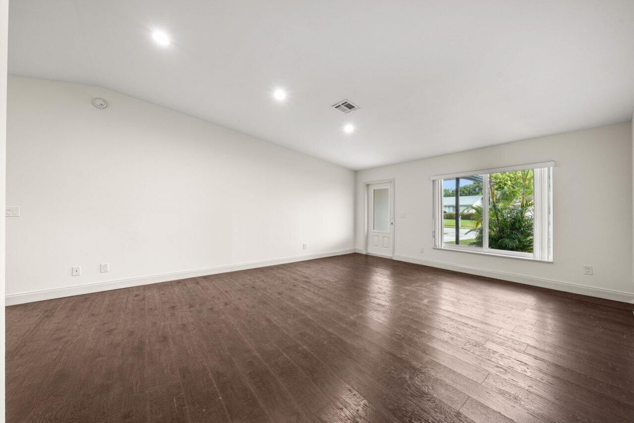 638 SW 4th Avenue, Boynton Beach, FL 33426 Photo