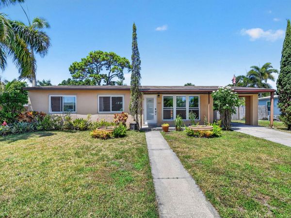 907 WRIGHT Drive, Lake Worth Beach, FL 33461