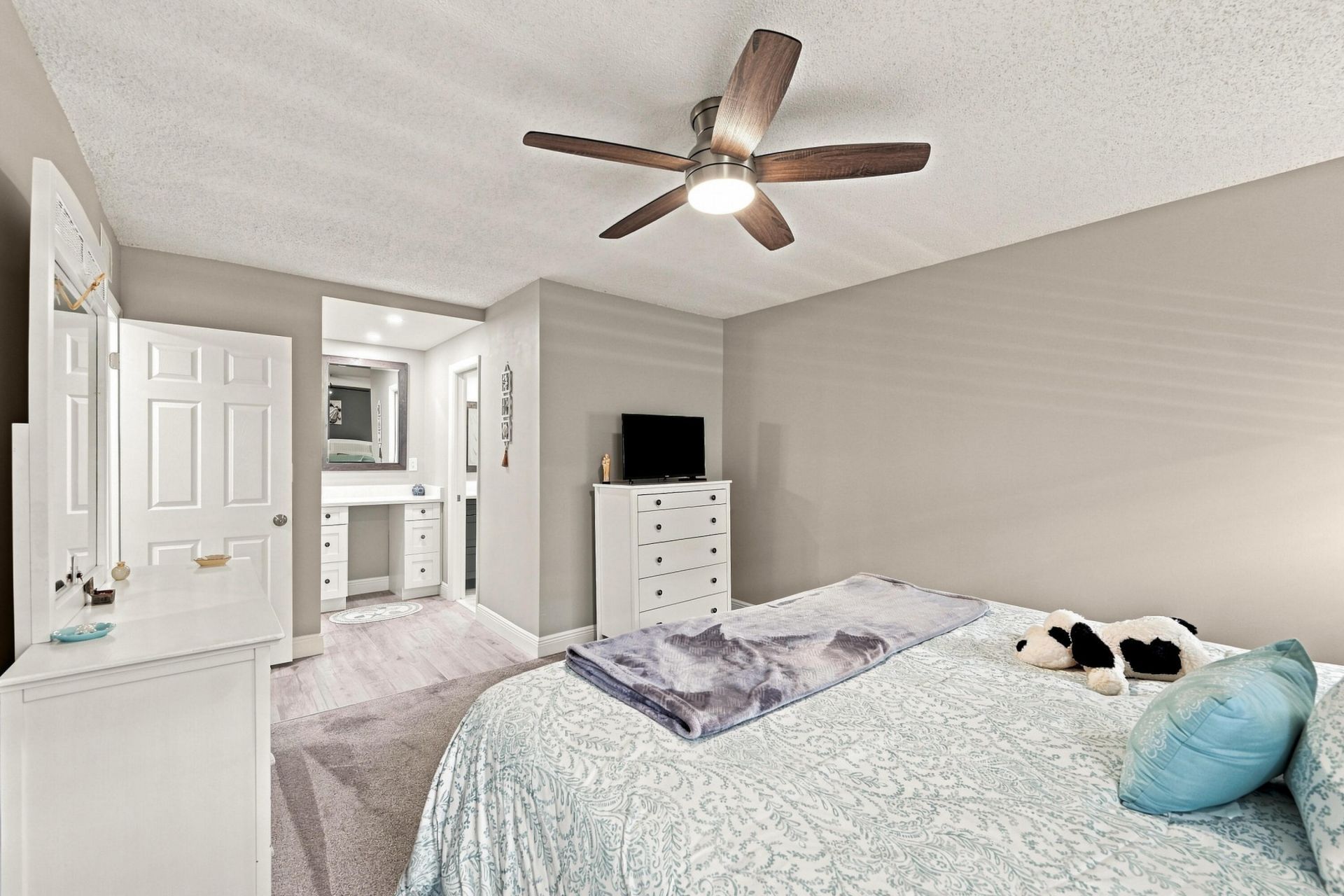 4629 Poinciana Street, Unit 304, Lauderdale by the Sea, FL 33308 Photo