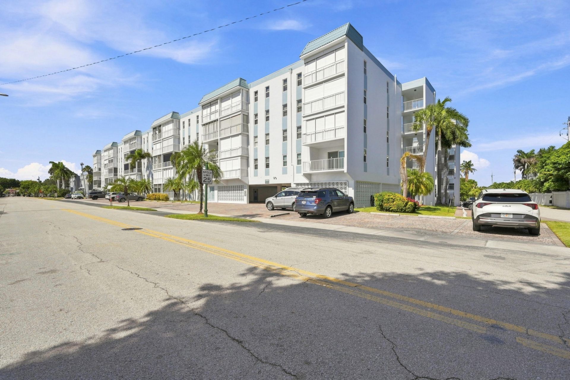 4629 Poinciana Street, Unit 304, Lauderdale by the Sea, FL 33308 Photo