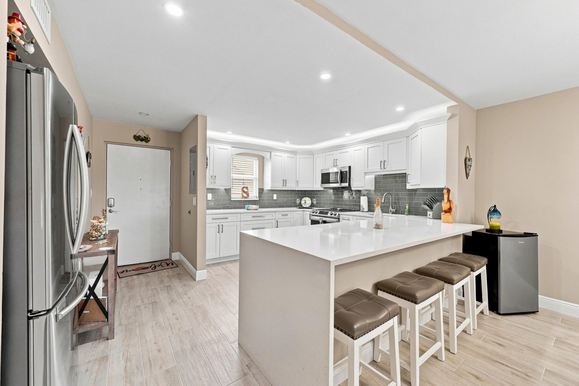 4629 Poinciana Street, Unit 304, Lauderdale by the Sea, FL 33308 Photo