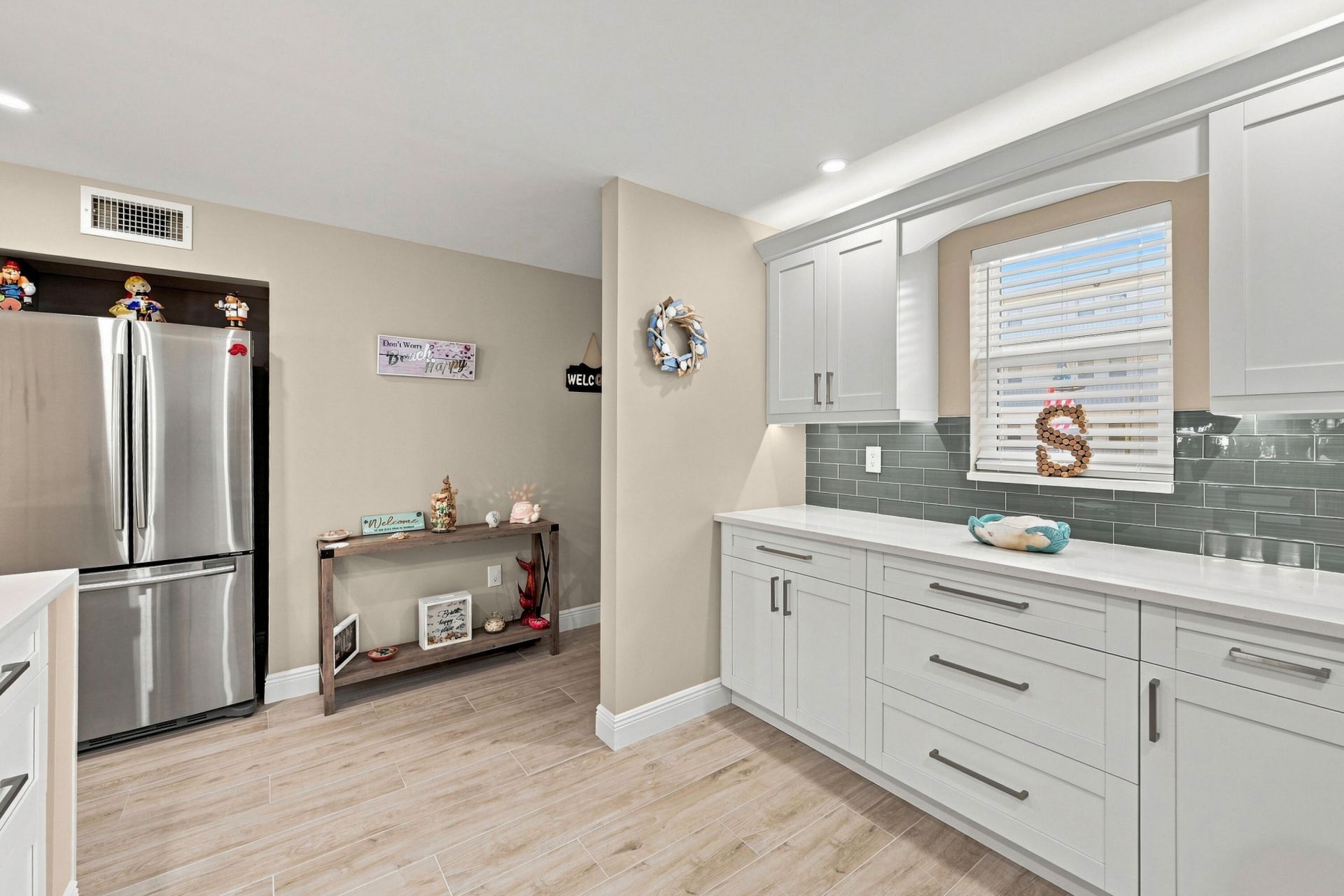 4629 Poinciana Street, Unit 304, Lauderdale by the Sea, FL 33308 Photo