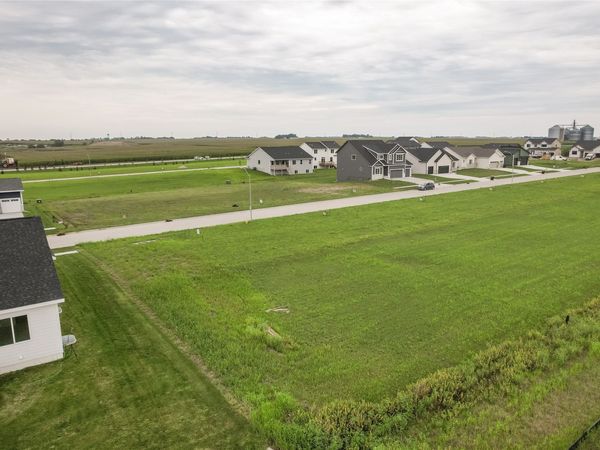 1365 NW Linda Lane, Waukee, IA 50263