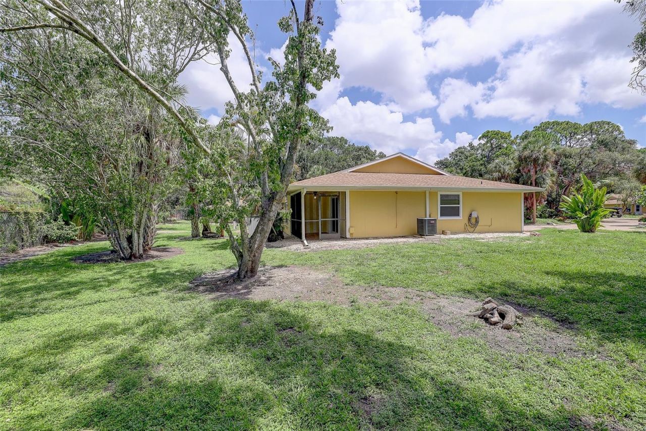 4625 Summerwind Drive , Unit 13, Sarasota, FL 34234 Photo