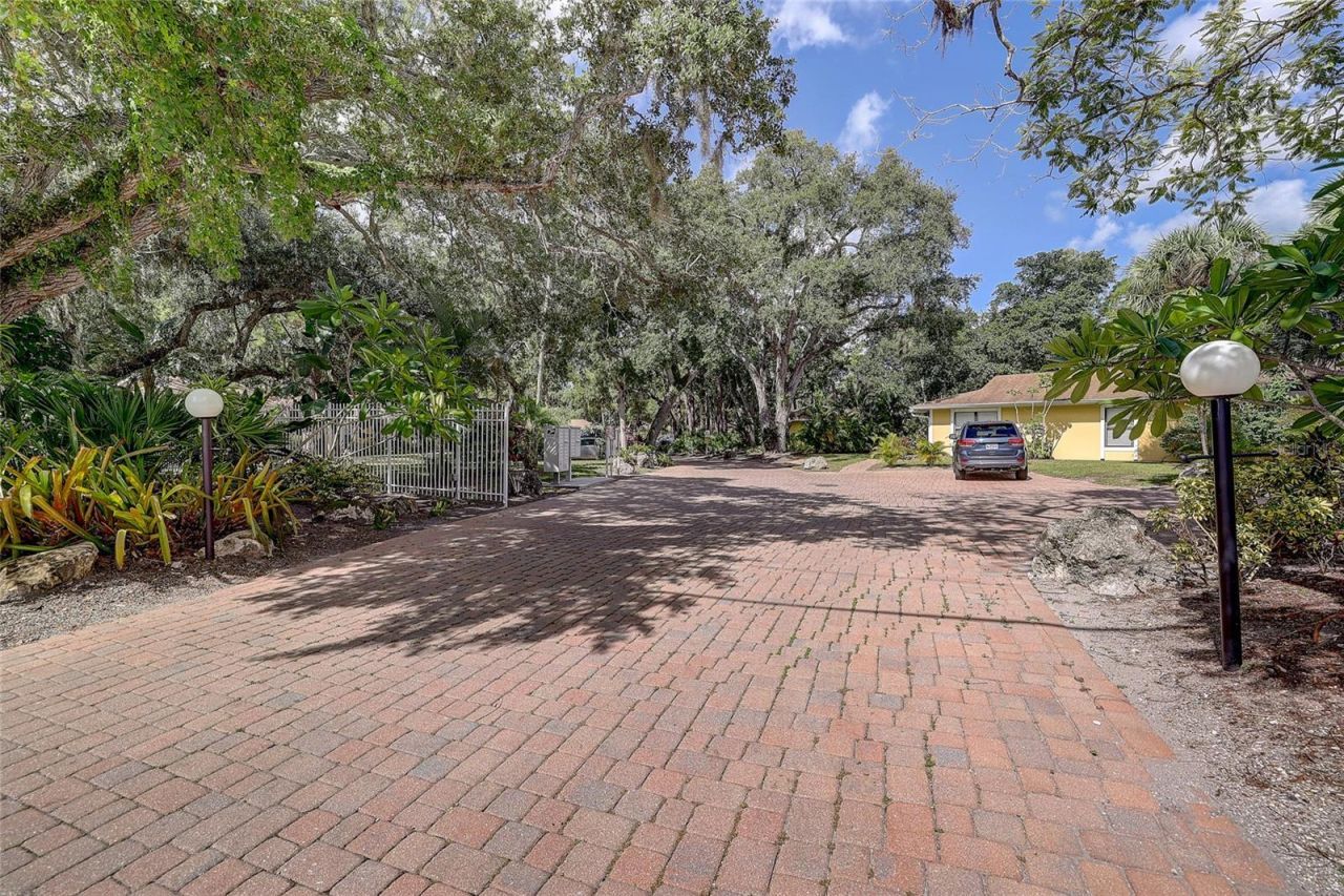 4625 Summerwind Drive , Unit 13, Sarasota, FL 34234 Photo