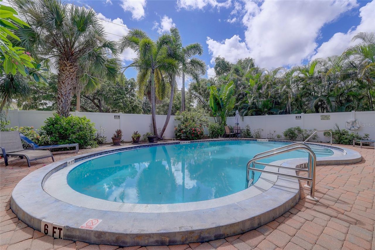 4625 Summerwind Drive , Unit 13, Sarasota, FL 34234 Photo