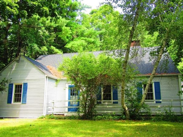 144 West Street, Amherst, MA 01002