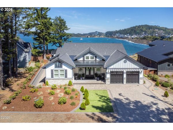 215 SW CLIFF ST, Depoe Bay, OR 97341