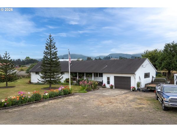 7555 Rocky RD, Tillamook, OR 97141