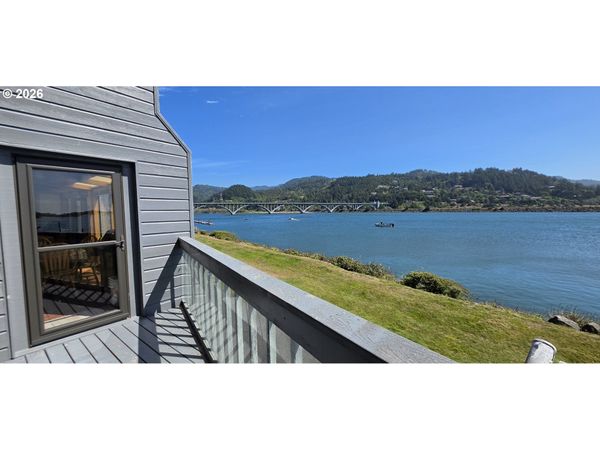 94304 WEDDERBURN LOOP, Unit 422, Gold Beach, OR 97444