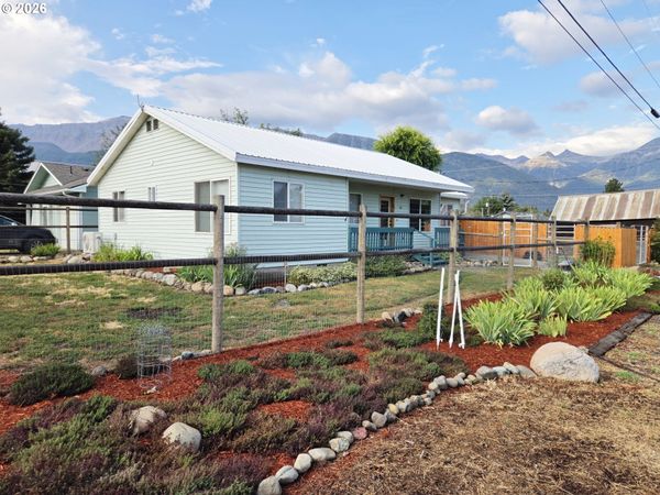 601 S LAKE ST, Joseph, OR 97846