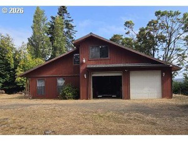 376 10TH AVE, Coos Bay, OR 97420
