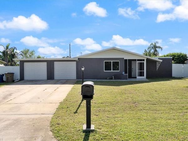 347 Beachwood AVE , LEHIGH ACRES, FL 33936