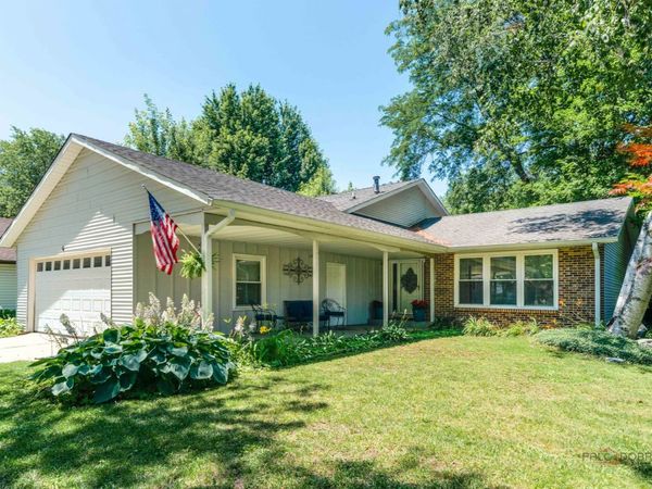 6 S DEERPATH Drive , Vernon Hills, IL 60061