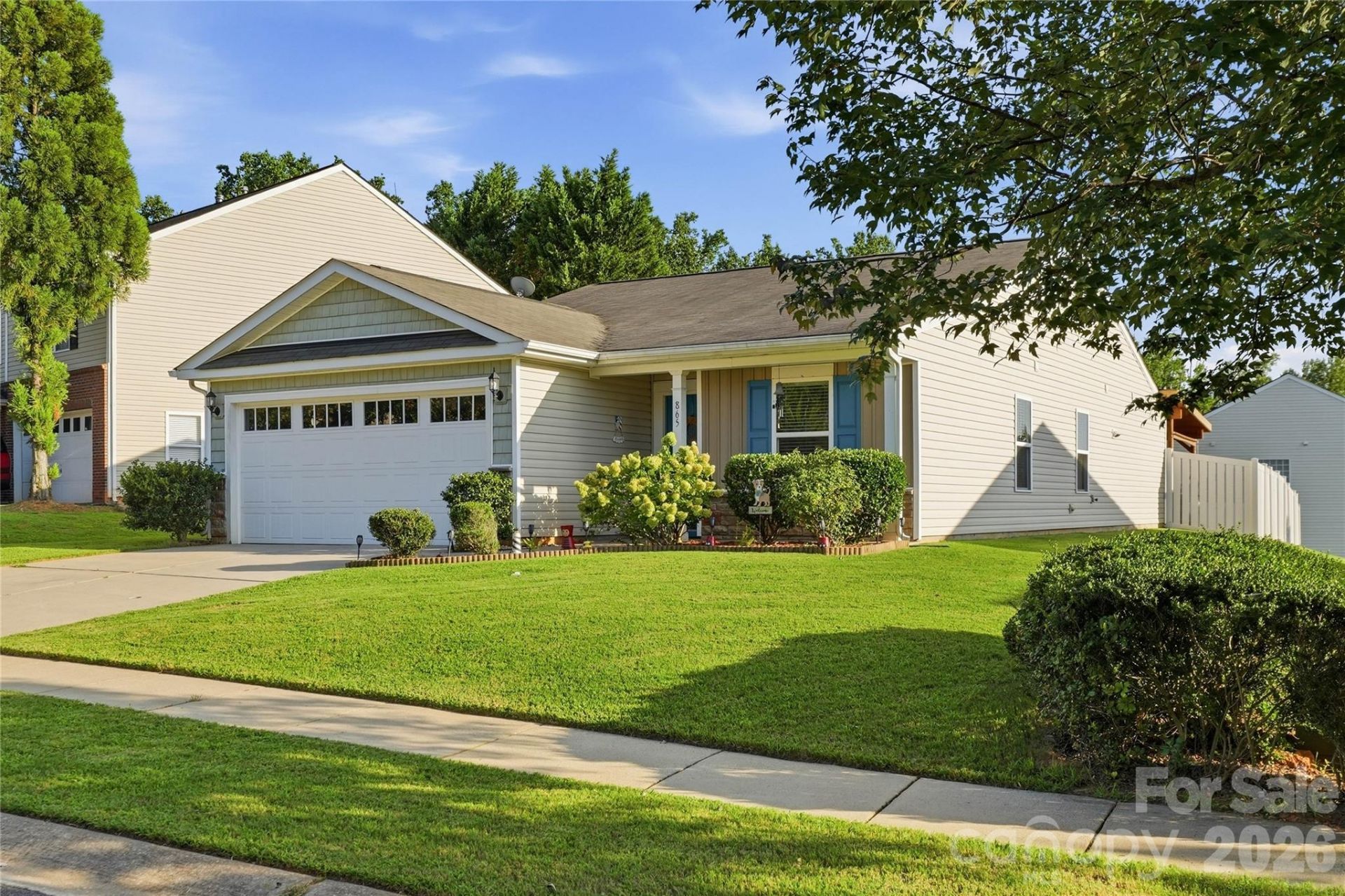 865 Willow Creek Drive, Gastonia, NC 28054 Main Photo