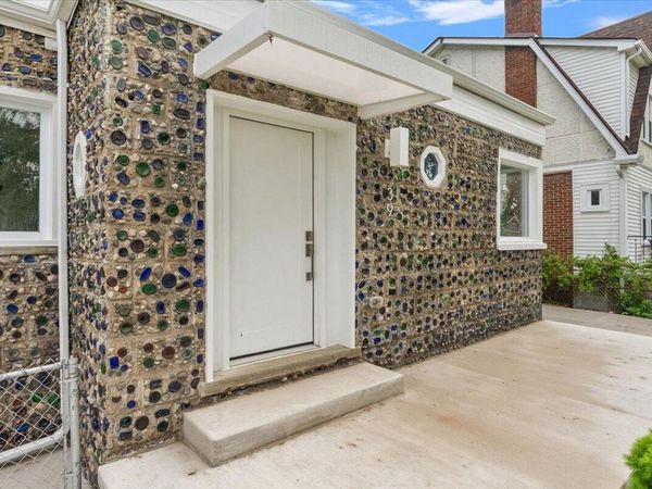 39 W Elza Avenue, Hazel Park, MI 48030