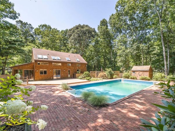 69 Glenview Drive , Southampton, NY 11968